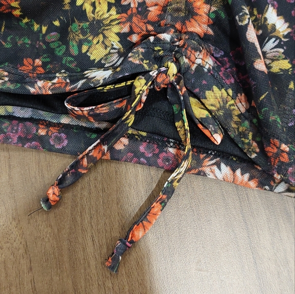 Floral print skirt - Picture 2 of 3